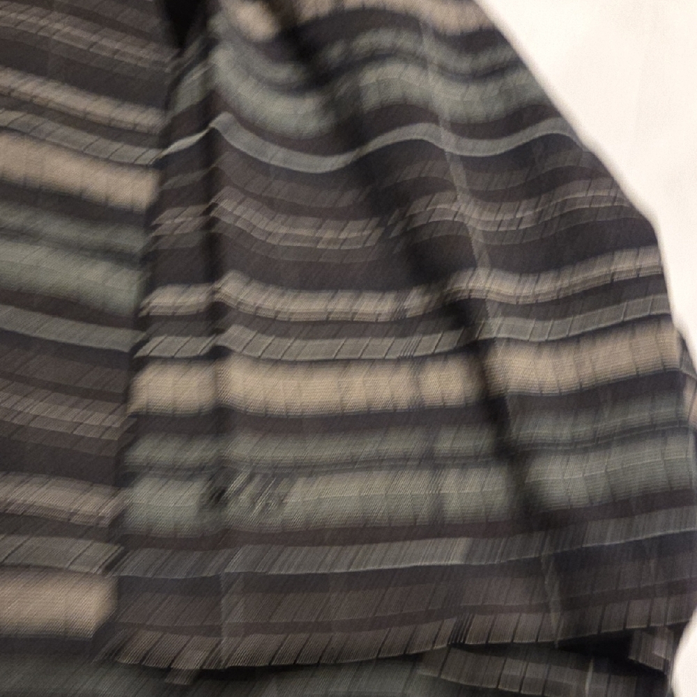 Izod Men's Black and Gray Striped Polo Shirt - Picture 3 of 9